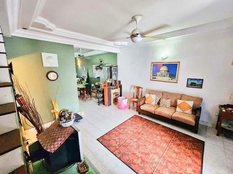 2-storey Terraced House for Sale in Taman Mutiara Rini (Skudai) - Azlan Ismail aiproperty - Living Room - PropertyGuru.com.my