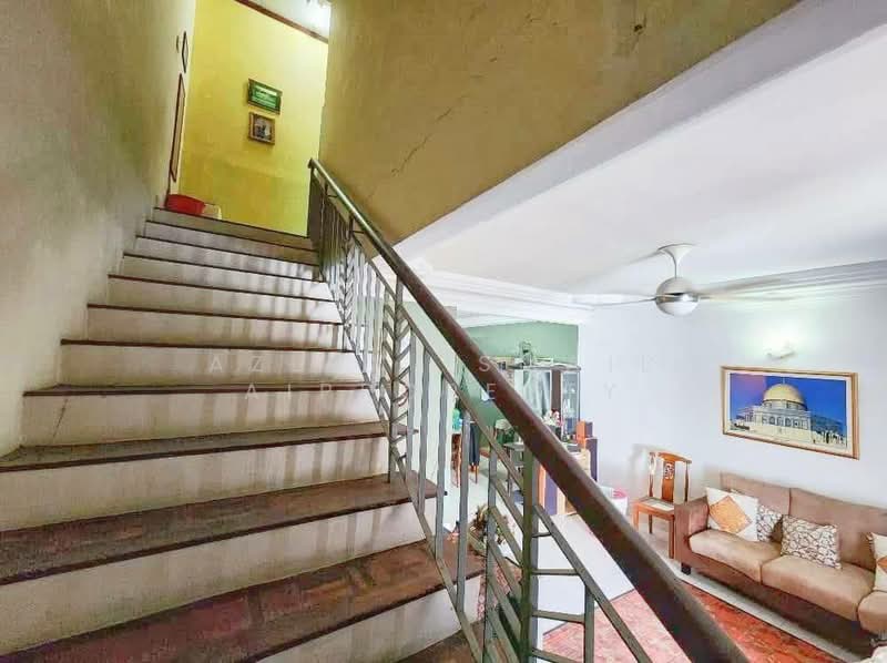 2-storey Terraced House for Sale in Taman Mutiara Rini (Skudai) - Azlan Ismail aiproperty - Living Room - PropertyGuru.com.my