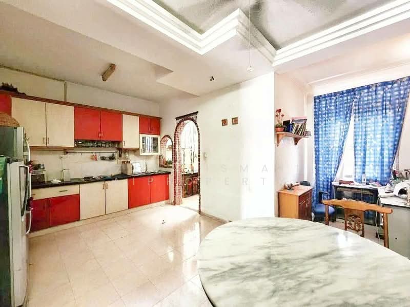 2-storey Terraced House for Sale in Taman Mutiara Rini (Skudai) - Azlan Ismail aiproperty - Kitchen - PropertyGuru.com.my