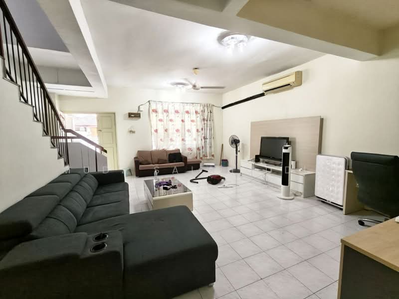 Rumah Teres 2 Tingkat untuk Dijual di Bandar Mahkota Cheras (Cheras) - Mudz Salahuddin - Living Room - PropertyGuru.com.my