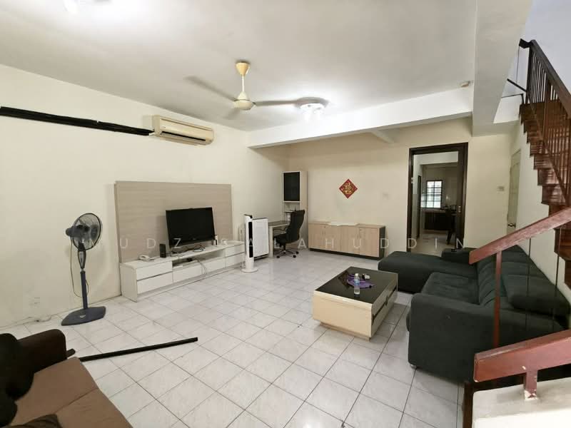 Rumah Teres 2 Tingkat untuk Dijual di Bandar Mahkota Cheras (Cheras) - Mudz Salahuddin - Living Room - PropertyGuru.com.my