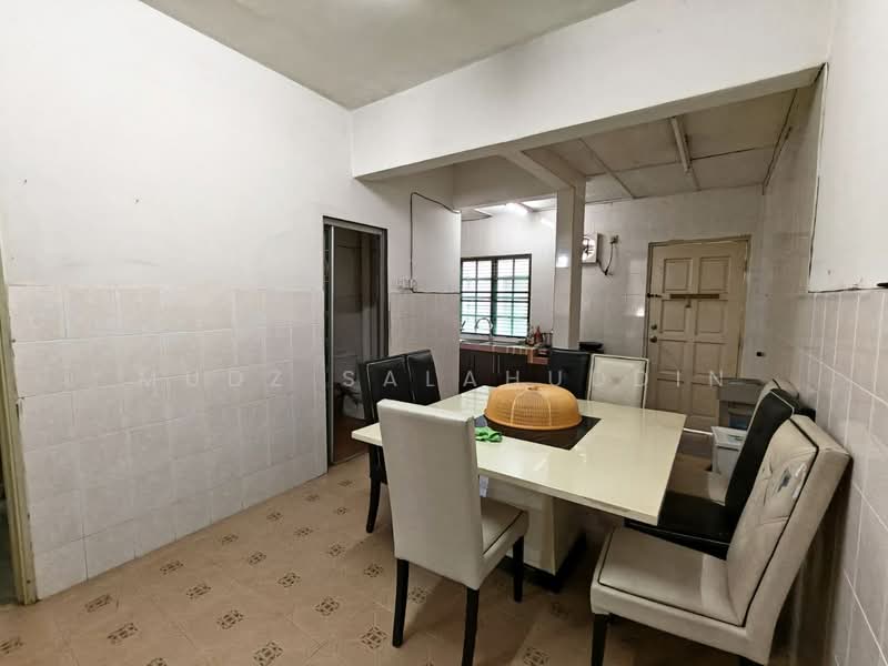 Rumah Teres 2 Tingkat untuk Dijual di Bandar Mahkota Cheras (Cheras) - Mudz Salahuddin - Dining Room - PropertyGuru.com.my