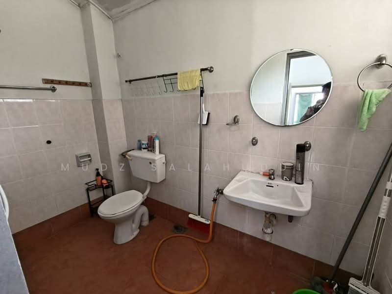 Rumah Teres 2 Tingkat untuk Dijual di Bandar Mahkota Cheras (Cheras) - Mudz Salahuddin - Bathroom - PropertyGuru.com.my