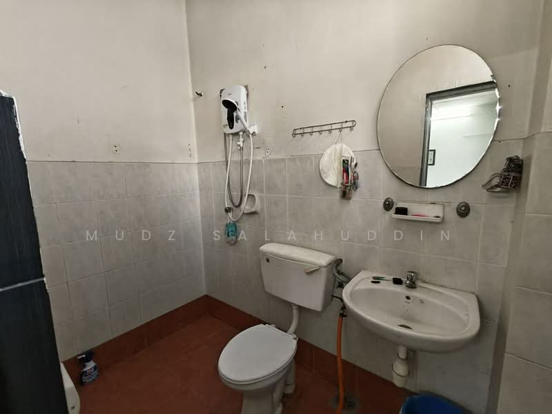 Rumah Teres 2 Tingkat untuk Dijual di Bandar Mahkota Cheras (Cheras) - Mudz Salahuddin - Bathroom - PropertyGuru.com.my