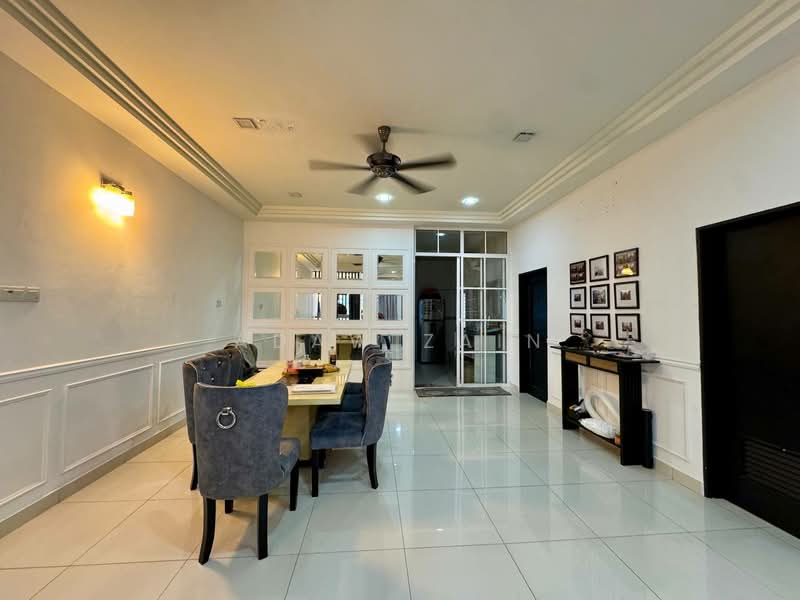 Rumah Teres 2 Tingkat untuk Dijual di D'Kayangan (Shah Alam) - Adaw Zain - Dining Room - PropertyGuru.com.my