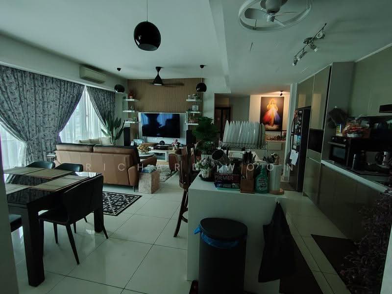 Service Residence for Sale at Suasana Bukit Ceylon / Raja Chulan Residences - Richard Woon - Living Room - PropertyGuru.com.my