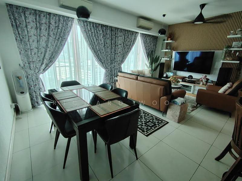 Service Residence for Sale at Suasana Bukit Ceylon / Raja Chulan Residences - Richard Woon - Living Room - PropertyGuru.com.my