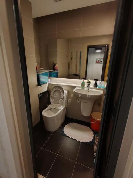 Service Residence for Sale at Suasana Bukit Ceylon / Raja Chulan Residences - Richard Woon - Bathroom - PropertyGuru.com.my