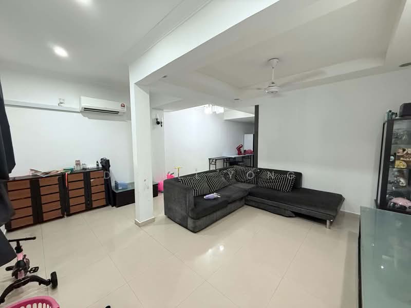 2-storey Terraced House for Sale in Taman Nusantara (Iskandar Puteri (Nusajaya)) - Daniel Yong - Living Room - PropertyGuru.com.my