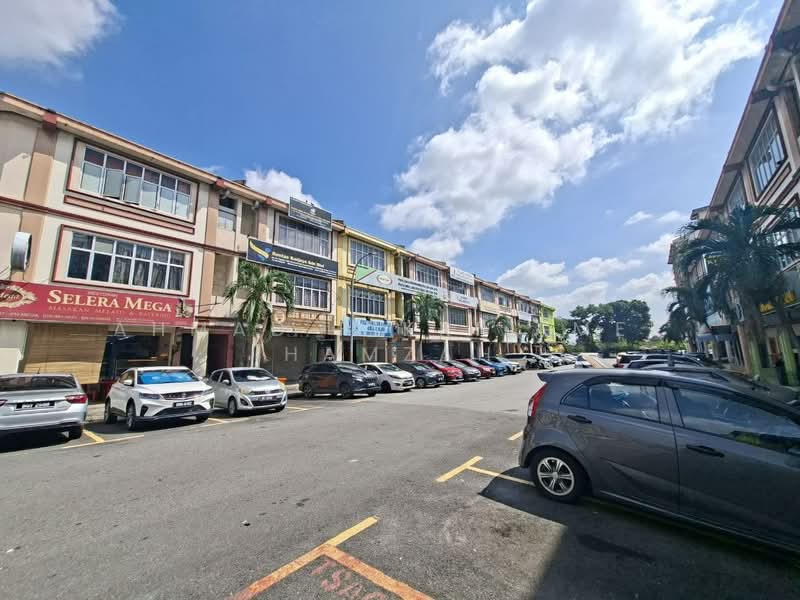 Shop for Rent in Taman Sri Andalas (Klang) - Ahmad Fikri Amer Hamzah - Exterior - PropertyGuru.com.my