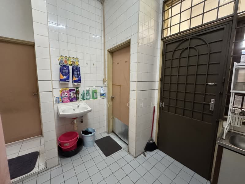 1.5-storey Terraced House for Sale in Taman Molek (Johor Bahru) - Joey Chin - PropertyGuru.com.my