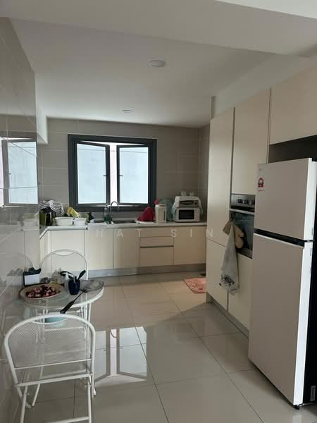 Condominium for Sale at Iskandar Residences - Nat Sin - Kitchen - PropertyGuru.com.my