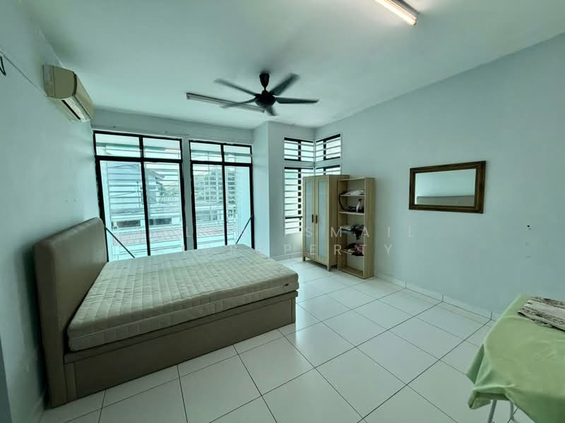 Rumah Teres 2 Tingkat untuk Dijual di Taman Bukit Dahlia (Pasir Gudang) - Azlan Ismail aiproperty - Bedroom - PropertyGuru.com.my