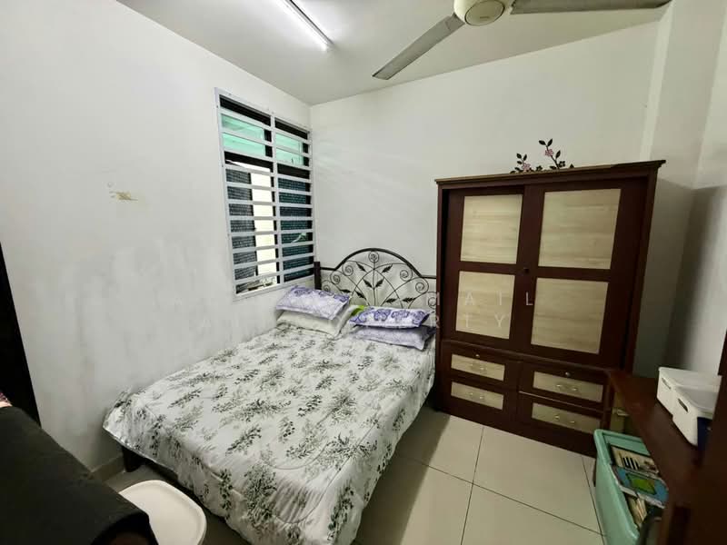 Rumah Teres 2 Tingkat untuk Dijual di Taman Bukit Dahlia (Pasir Gudang) - Azlan Ismail aiproperty - Bedroom - PropertyGuru.com.my