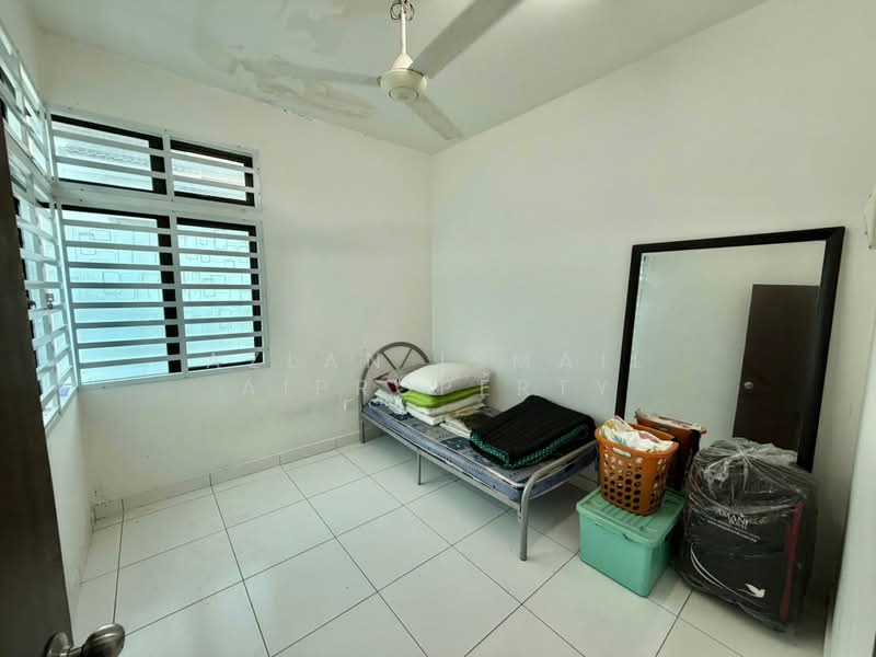 Rumah Teres 2 Tingkat untuk Dijual di Taman Bukit Dahlia (Pasir Gudang) - Azlan Ismail aiproperty - Bedroom - PropertyGuru.com.my