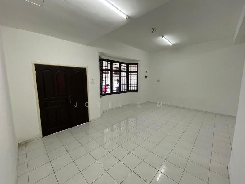 Rumah Teres 2-Tingkat untuk Dijual di Taman Kulai Utama (Kulai) - Jovel Lim - Entrance - PropertyGuru.com.my
