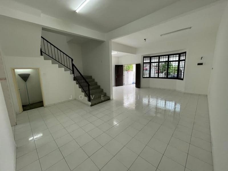 Rumah Teres 2-Tingkat untuk Dijual di Taman Kulai Utama (Kulai) - Jovel Lim - Living Room - PropertyGuru.com.my
