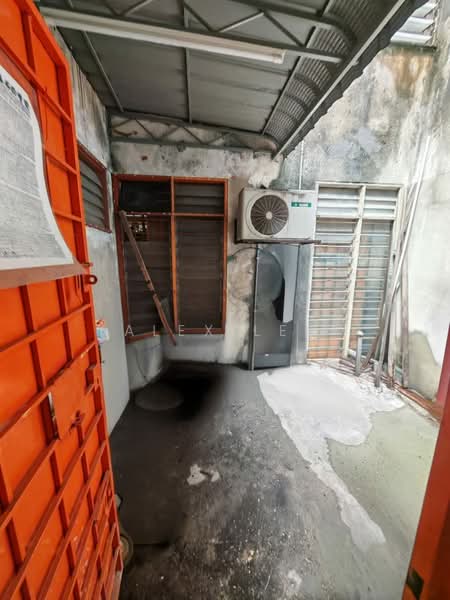 Shop / Office for Sale in Bukit Sentosa (Rawang) - Alex Lee - Exterior - PropertyGuru.com.my