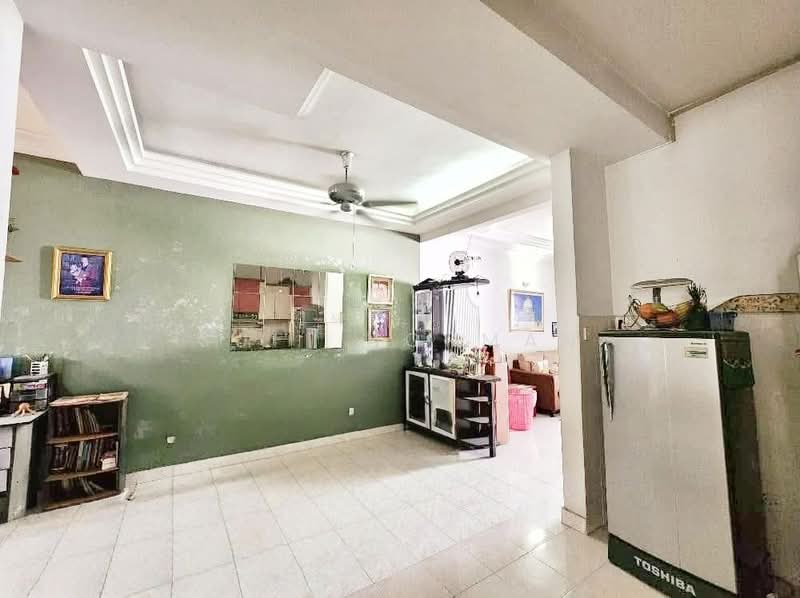2-storey Terraced House for Sale in Taman Mutiara Rini (Skudai) - Sufi Norman - Living Room - PropertyGuru.com.my