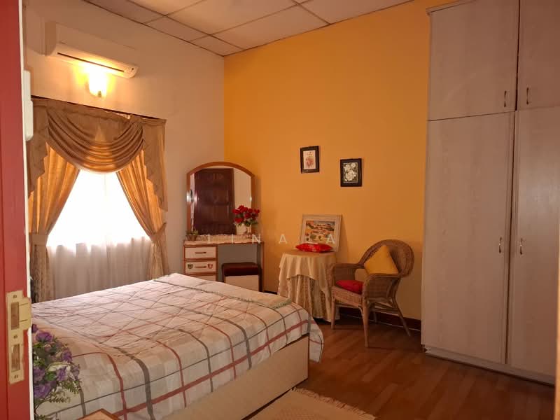 Rumah Banglo untuk Disewa di Seksyen 11 (Petaling Jaya) - Lina A - Bedroom - PropertyGuru.com.my