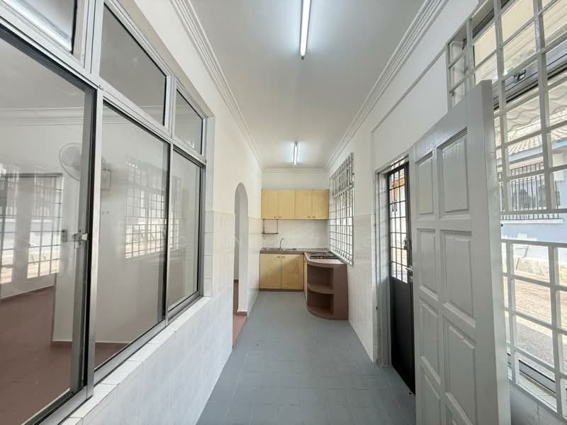 1-storey Terraced House for Sale in Taman Universiti (Skudai) - Cony Ong - Kitchen - PropertyGuru.com.my
