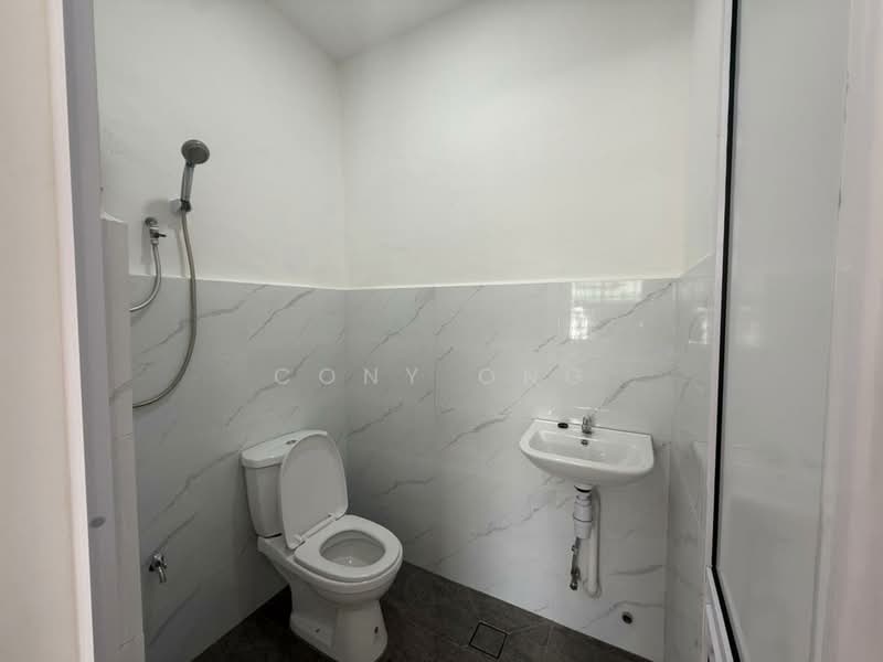 1-storey Terraced House for Sale in Taman Universiti (Skudai) - Cony Ong - Bathroom - PropertyGuru.com.my