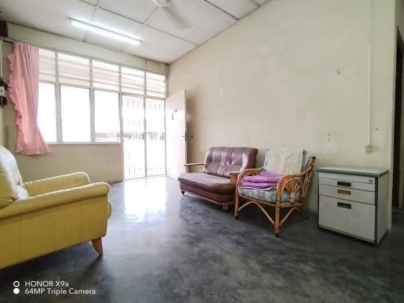 1-storey Terraced House for Sale in Taman Canning (Ipoh) - Ck Max - Living Room - PropertyGuru.com.my