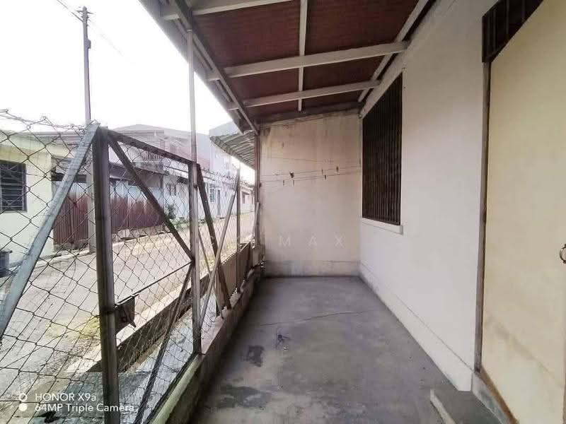 1-storey Terraced House for Sale in Taman Canning (Ipoh) - Ck Max - Balcony - PropertyGuru.com.my