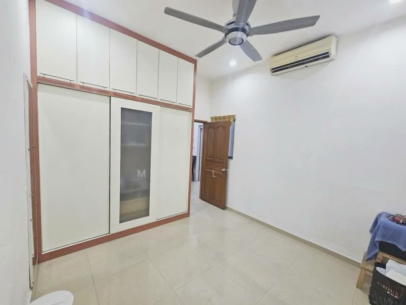 2-storey Terraced House for Sale in Taman Sutera Utama (Skudai) - Max Loh - Bedroom - PropertyGuru.com.my