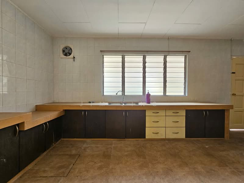 2-storey Terraced House for Sale in Bukit Rimau (Shah Alam) - Jim Ling - Kitchen - PropertyGuru.com.my