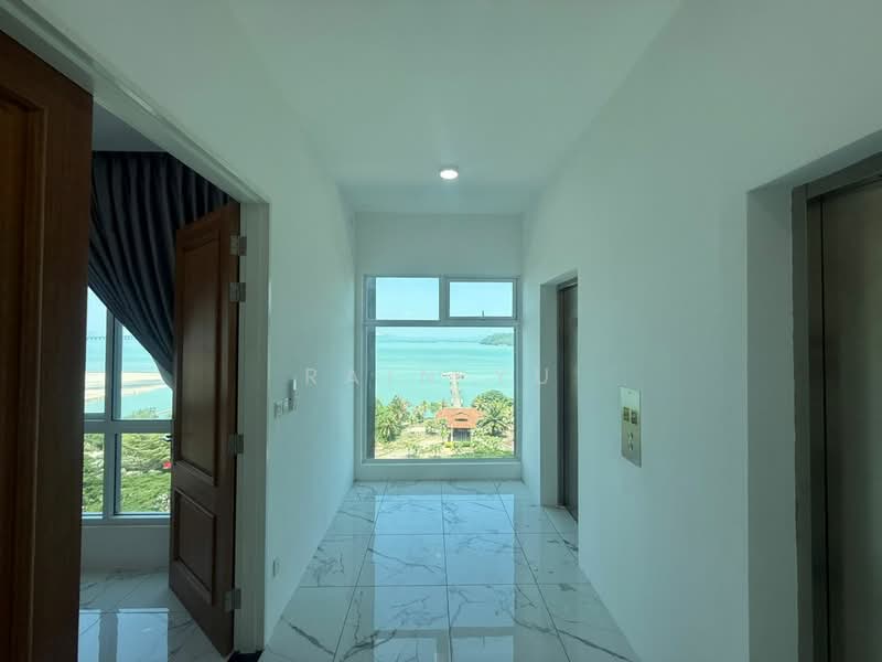 Condominium for Rent at QuayWest Residence - Rain Yu - Private lift lobby - PropertyGuru.com.my