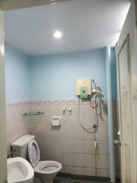 Apartment for Rent at Lake View Suites - Robin Teo - Bathroom - PropertyGuru.com.my