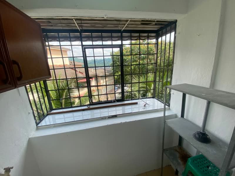 Pangsapuri untuk Disewa di saujana apartment - Lee Wei Leong - Balcony - PropertyGuru.com.my