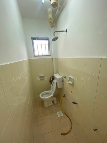 Pangsapuri untuk Disewa di saujana apartment - Lee Wei Leong - Bathroom - PropertyGuru.com.my