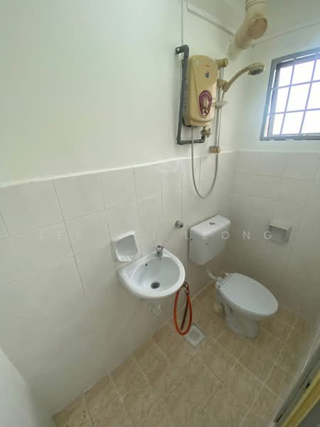 Pangsapuri untuk Disewa di saujana apartment - Lee Wei Leong - Bathroom - PropertyGuru.com.my