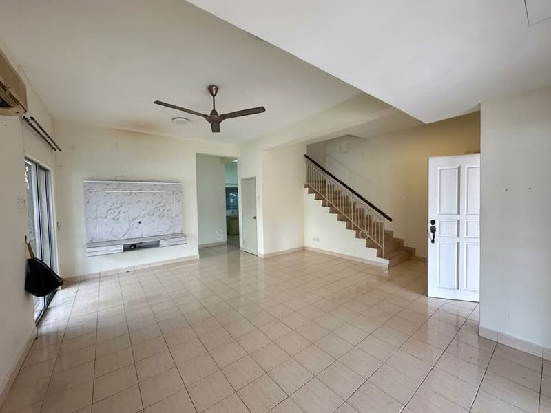 Terraced House for Sale in Bandar Putra Permai (Seri Kembangan) - Justin Ng - Living Room - PropertyGuru.com.my