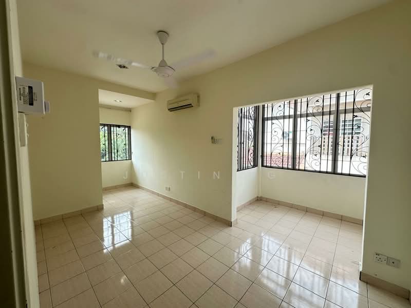 Terraced House for Sale in Bandar Putra Permai (Seri Kembangan) - Justin Ng - Living Room - PropertyGuru.com.my