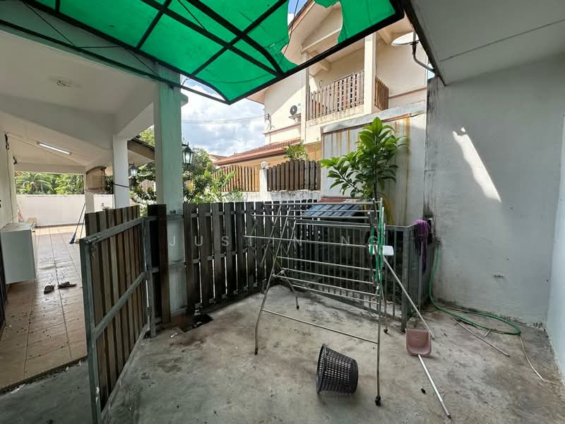 Terraced House for Sale in Bandar Putra Permai (Seri Kembangan) - Justin Ng - Exterior - PropertyGuru.com.my