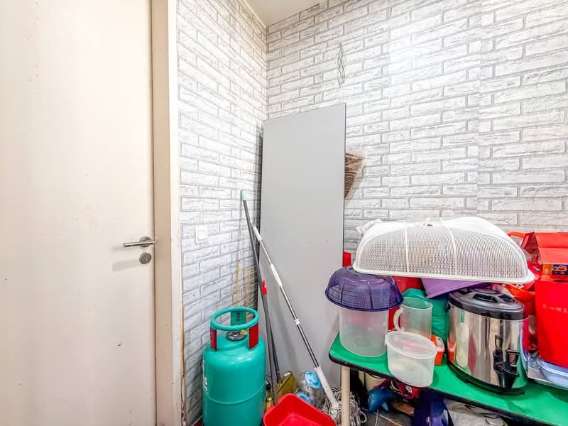 3-storey Terraced House for Sale in Tamansari (Rawang) - Izzat Zamros - PropertyGuru.com.my