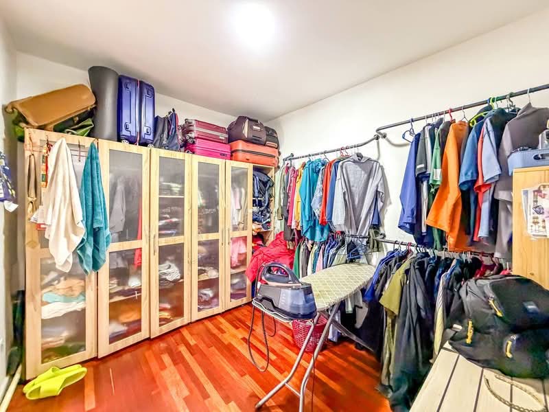 3-storey Terraced House for Sale in Tamansari (Rawang) - Izzat Zamros - PropertyGuru.com.my