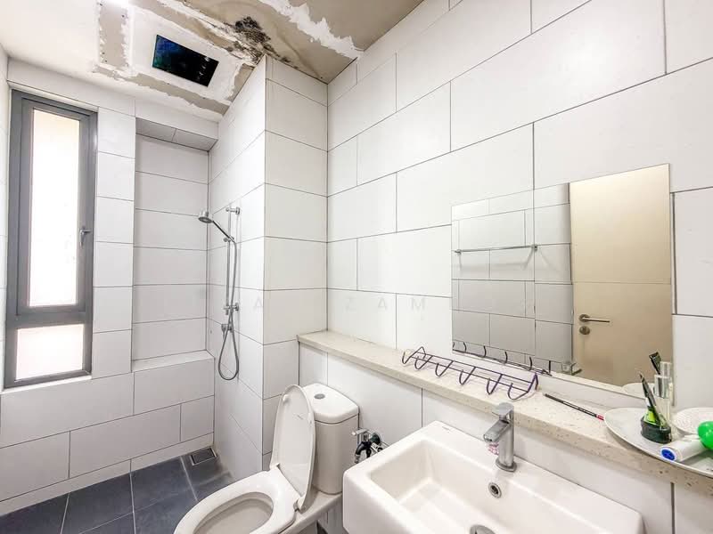 3-storey Terraced House for Sale in Tamansari (Rawang) - Izzat Zamros - PropertyGuru.com.my