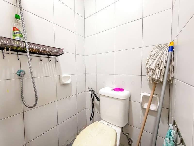 3-storey Terraced House for Sale in Tamansari (Rawang) - Izzat Zamros - PropertyGuru.com.my