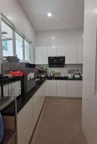 Rumah Berkembar untuk Dijual di Bandar Botanic (Klang) - Ridian Tan - Kitchen - PropertyGuru.com.my