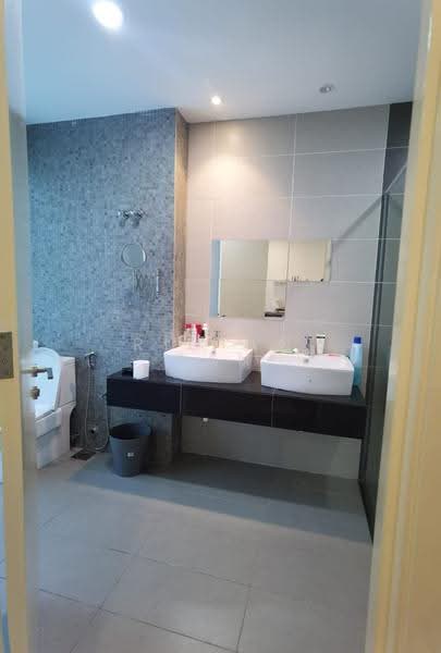 Rumah Berkembar untuk Dijual di Bandar Botanic (Klang) - Ridian Tan - Bathroom - PropertyGuru.com.my