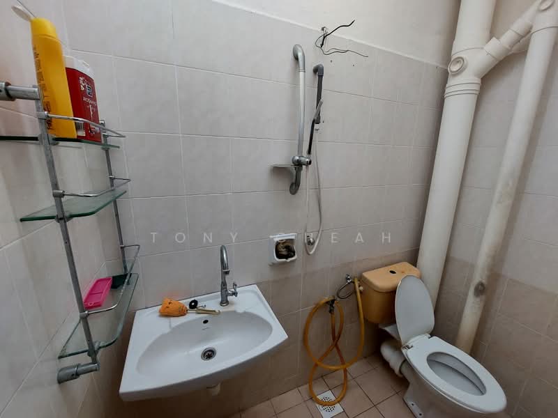 Pangsapuri untuk Dijual di Asia Heights - Tony Cheah - Bathroom - PropertyGuru.com.my