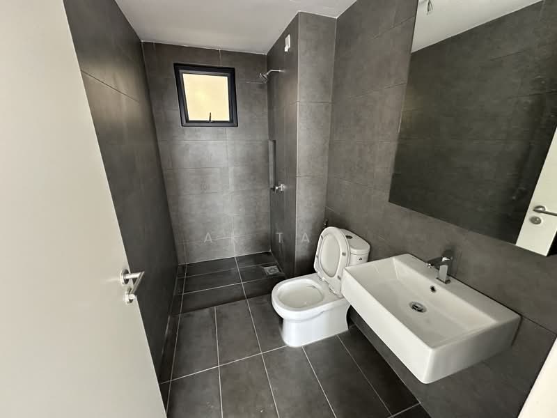 Kondominium untuk Dijual di D'Terra Residences - AK TAY - Bathroom - PropertyGuru.com.my