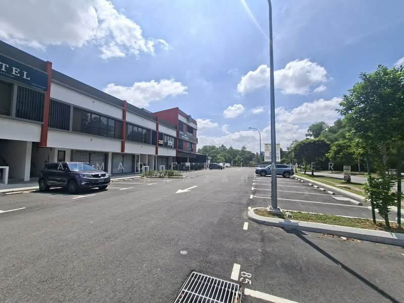 Kedai / Pejabat untuk Disewa di Bukit Jelutong (Shah Alam) - Ahmad Fikri Amer Hamzah - Exterior - PropertyGuru.com.my