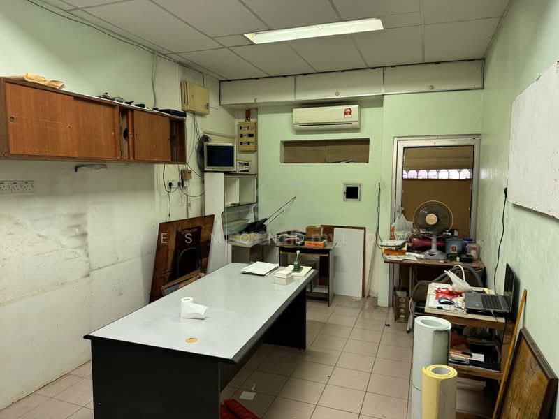Shop for Rent in Taman Cahaya Indah (Ampang) - Desmond Low - Interior - PropertyGuru.com.my