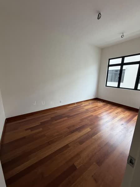 Rumah Berkembar untuk Dijual di Taman Sutera Utama (Skudai) - Junz Liew - PropertyGuru.com.my
