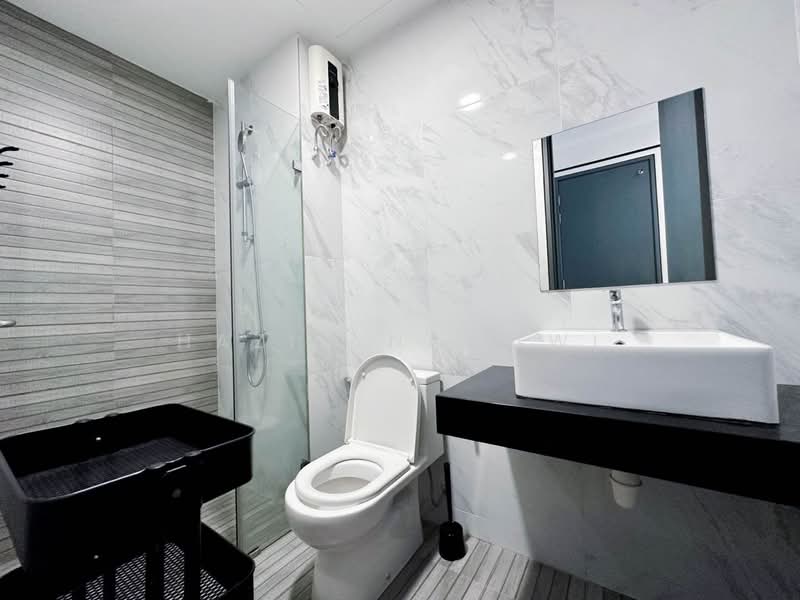 Servis Apartment untuk Disewa di Emporis - Haziq Nawawi - Bathroom - PropertyGuru.com.my